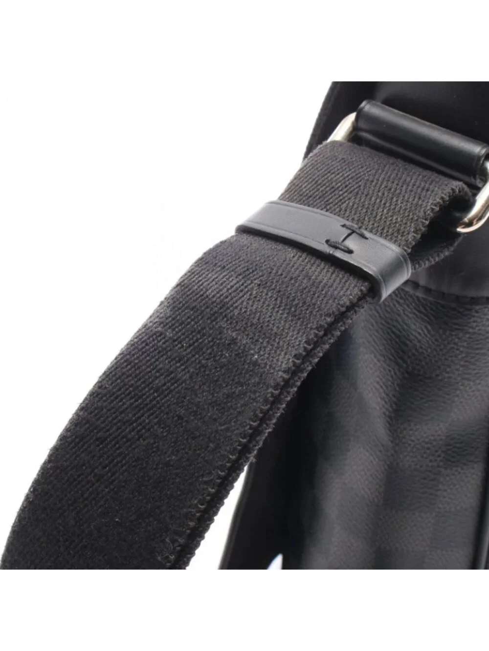 Louis Vuitton Shoulder Bag District MM NM Damier Graphite Leather